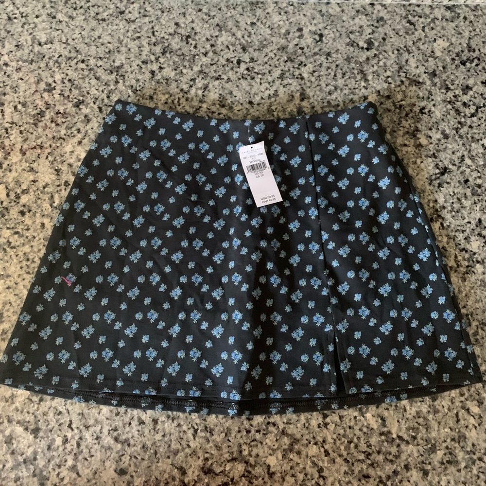 American Eagle Outfitters Floral Knit Skort